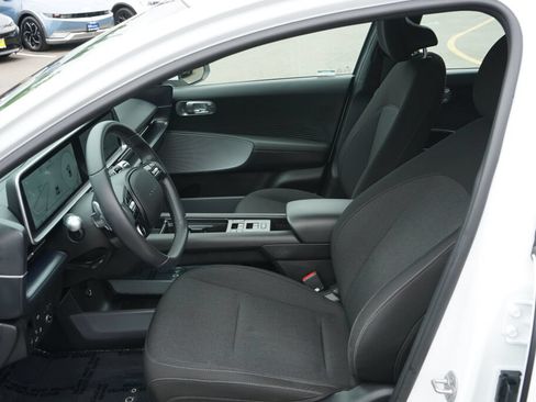 Certified 2024 Hyundai Ioniq 6 SE RWD image 17