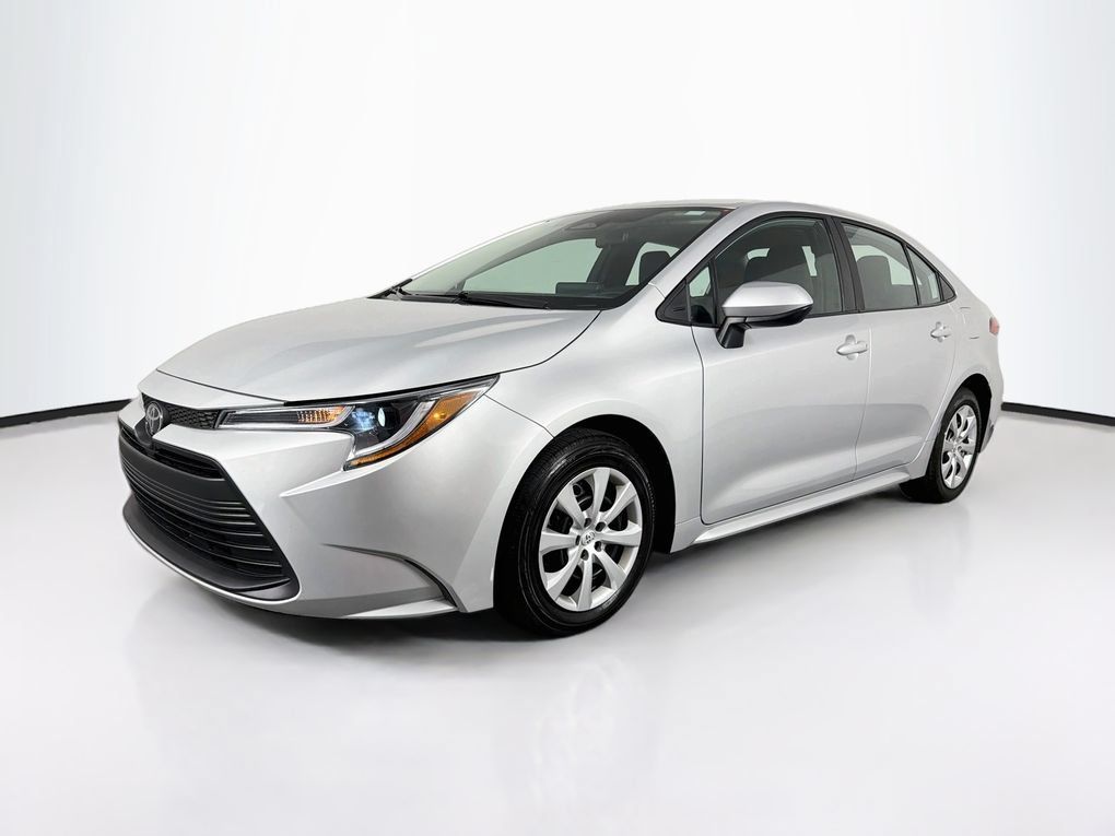 Used 2024 Toyota Corolla LE FWD image 3