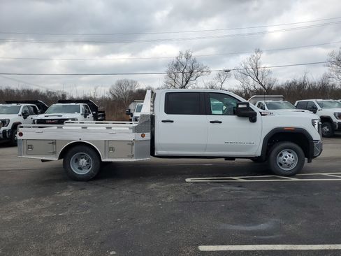 New 2025 GMC Sierra 3500 Pro w/ Convenience Package image 3