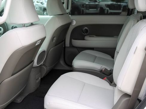 New 2026 Hyundai Palisade FWD Hybrid image 16