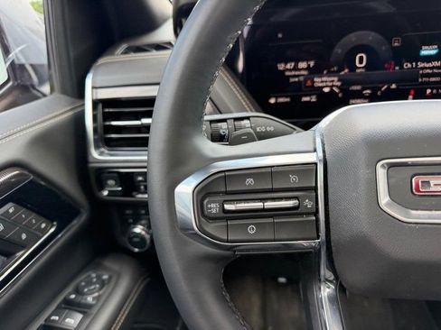 Used 2025 GMC Yukon XL Elevation w/ Technology Package AWD/4WD image 14