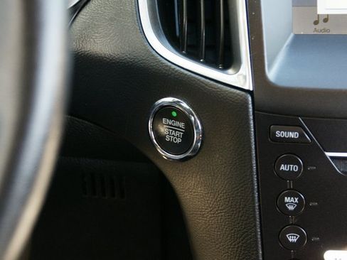 Used 2019 Ford Edge Titanium image 19