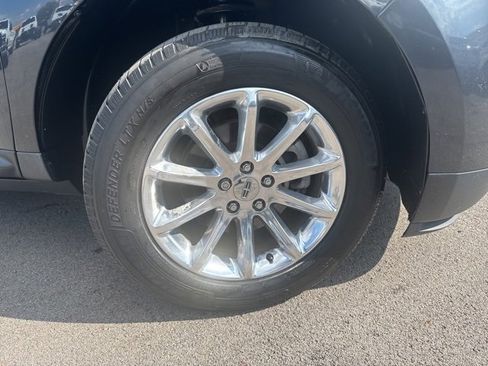 Used 2013 Lincoln MKX FWD image 26