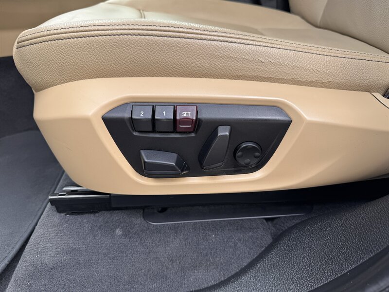 Used 2016 BMW X3 xDrive28i AWD/4WD image 13