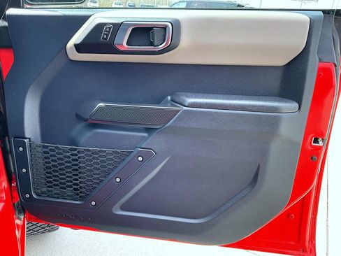 Used 2024 Ford Bronco Wildtrak image 17