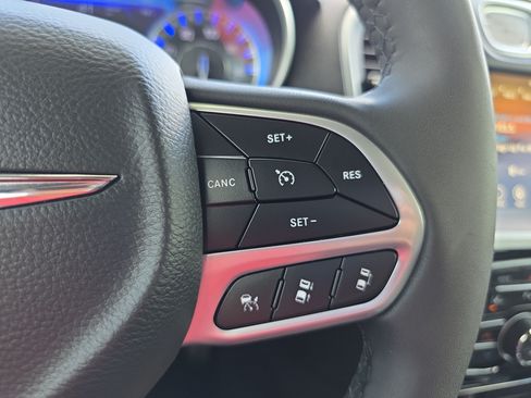Used 2023 Chrysler 300 Touring w/ Safetytec Plus Group RWD image 20