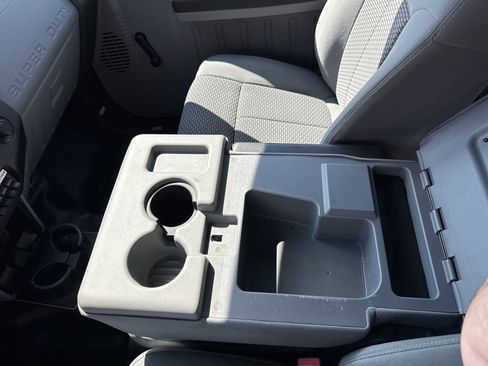 Used 2016 Ford F550 2WD Crew Cab Super Duty image 17