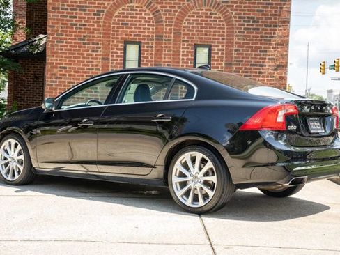 Used 2017 Volvo S60 T5 Inscription Platinum w/ Climate Package FWD image 7