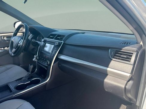Used 2016 Toyota Camry SE FWD image 21