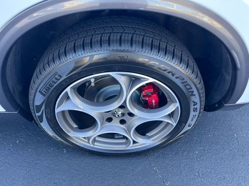 Used 2022 Alfa Romeo Stelvio Ti image 25