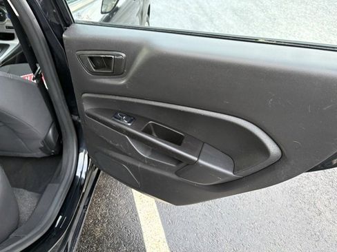 Used 2018 Ford Fiesta SE image 23