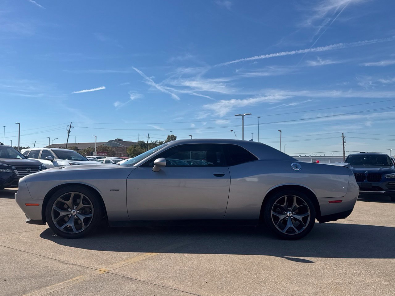 Used 2017 Dodge Challenger R/T w/ Driver Convenience Group RWD image 18