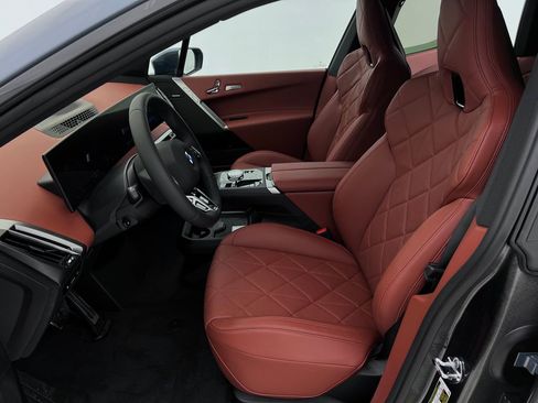 New 2026 BMW iX xDrive60 w/ M Sport Package image 9