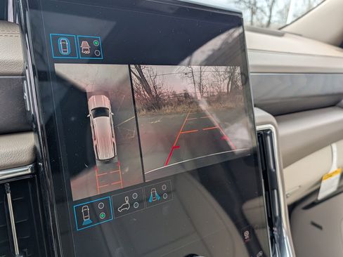 New 2026 GMC Yukon XL Denali w/ Sun & Power Step Package image 8