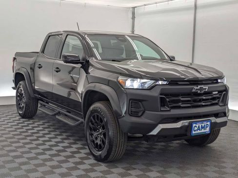 Used 2023 Chevrolet Colorado Trail Boss w/ Technology Package AWD/4WD image 8