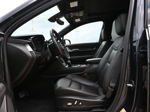 Certified 2023 Cadillac XT6 Premium Luxury w/ Technology Package AWD/4WD image 17
