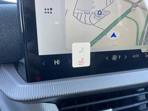 Used 2025 Ford Explorer Active image 20