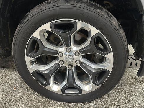 Used 2020 RAM 1500 Limited AWD/4WD image 11