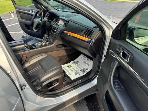 Used 2014 Lincoln MKS FWD image 26