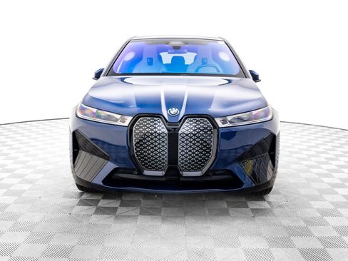 Used 2024 BMW iX xDrive50 w/ Premium Package image 9