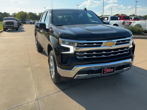 Used 2025 Chevrolet Silverado 1500 LTZ w/ Technology Package image 4