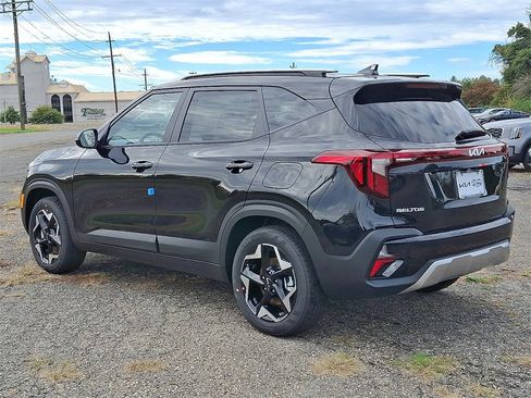 New 2026 Kia Seltos S image 3