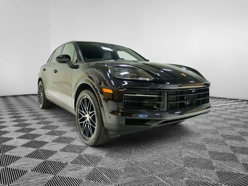 Used 2025 Porsche Cayenne image 7