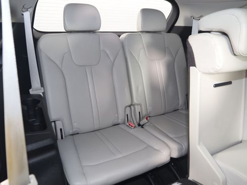 Used 2023 Kia Sorento S w/ Panoramic Sunroof Package AWD/4WD image 16