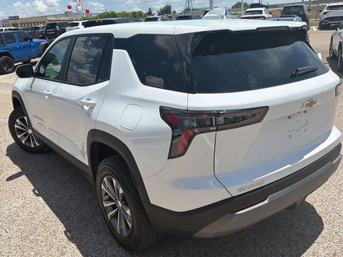 Used 2026 Chevrolet Equinox LT FWD image 5