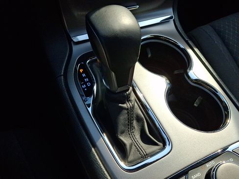 Certified 2019 Jeep Grand Cherokee Laredo AWD/4WD image 15