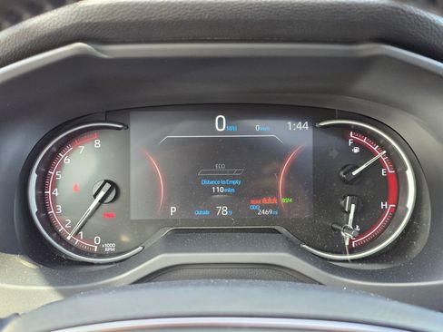 Used 2025 Toyota RAV4 XLE w/ Convenience Package image 5