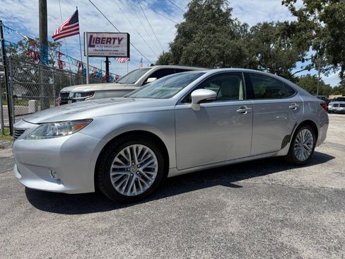 Used 2013 Lexus ES 350 w/ Luxury Pkg FWD image 1
