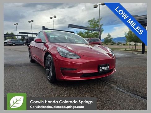 Used 2023 Tesla Model 3 Standard Range image 1