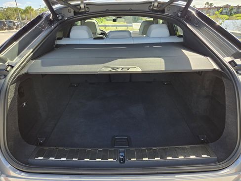 Used 2025 BMW X6 xDrive40i w/ Executive Package image 17