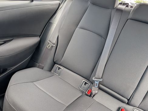Used 2022 Toyota Corolla LE FWD image 12