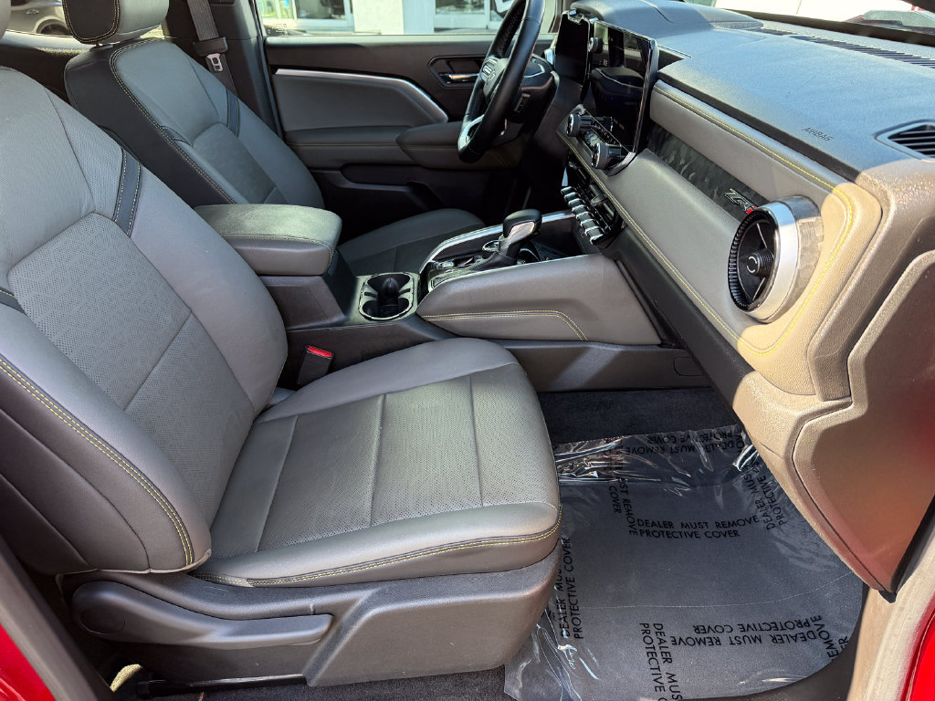 Used 2024 Chevrolet Colorado ZR2 w/ ZR2 Convenience Package III AWD/4WD image 14