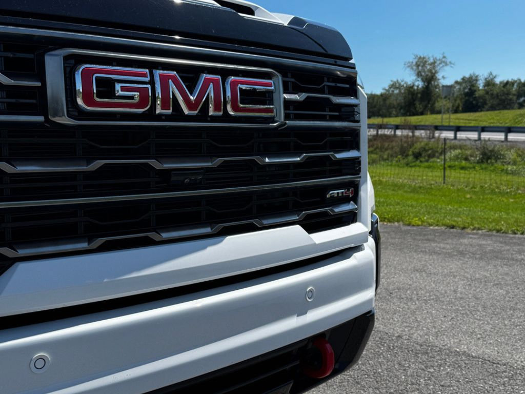 Used 2025 GMC Sierra 2500 AT4 AWD/4WD image 10