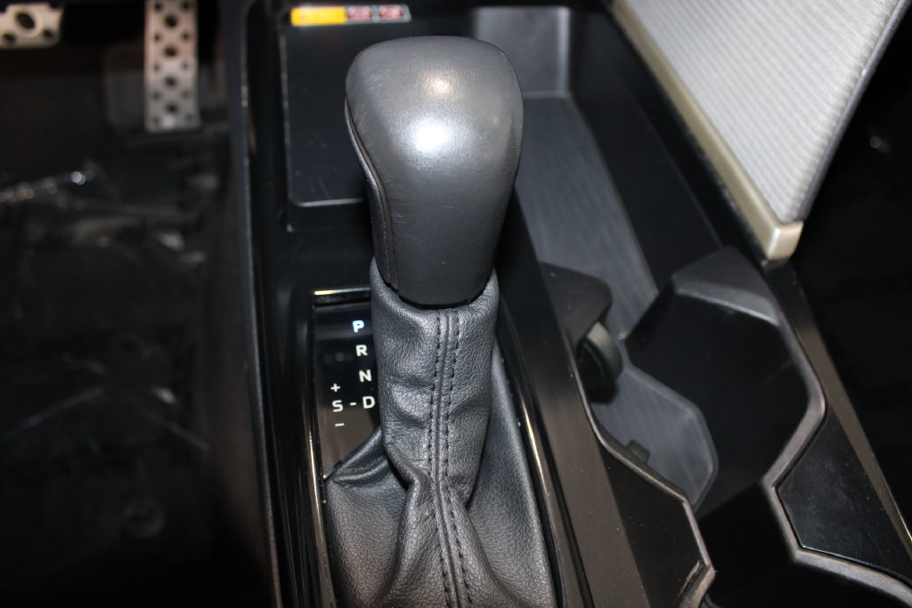 Used 2025 Toyota Camry SE FWD image 37