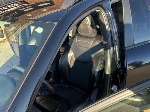 Used 2019 Jeep Cherokee Trailhawk w/ Cold Weather Group image 25