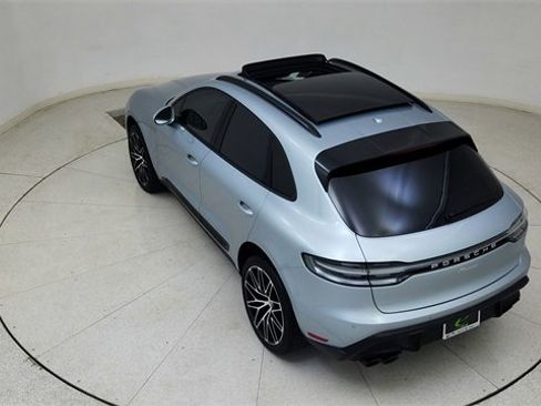 Used 2024 Porsche Macan w/ Premium Plus Package image 80