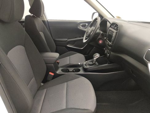 Used 2025 Kia Soul LX w/ LX Technology Package image 21