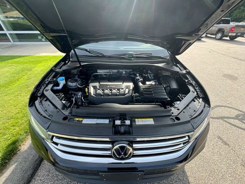 Certified 2022 Volkswagen Tiguan SE w/ Panoramic Sunroof Package image 25