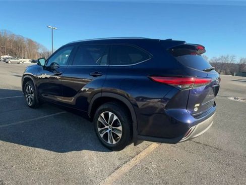 Used 2021 Toyota Highlander XLE image 6
