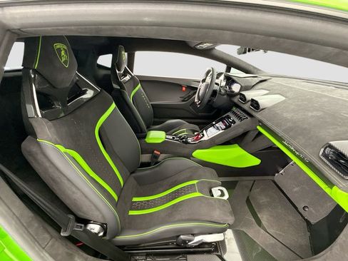 Used 2024 Lamborghini Huracan Tecnica image 20