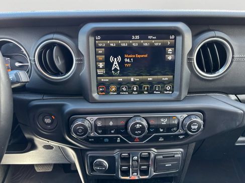 Used 2022 Jeep Wrangler Unlimited Sahara w/ Cold Weather Group AWD/4WD image 18