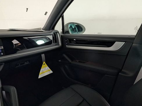 New 2026 Porsche Cayenne AWD/4WD image 23