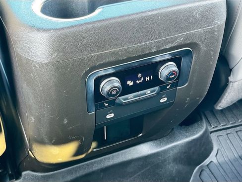 Used 2024 Chevrolet Tahoe Z71 w/ Luxury Package image 27