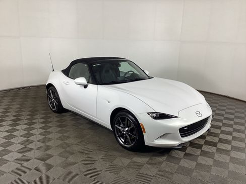 Used 2016 MAZDA MX-5 Miata Grand Touring RWD image 1