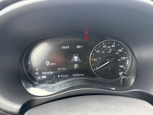 Used 2024 Nissan Kicks SR w/ SR Premium Package FWD image 27
