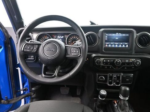 Used 2023 Jeep Gladiator Sport AWD/4WD image 12